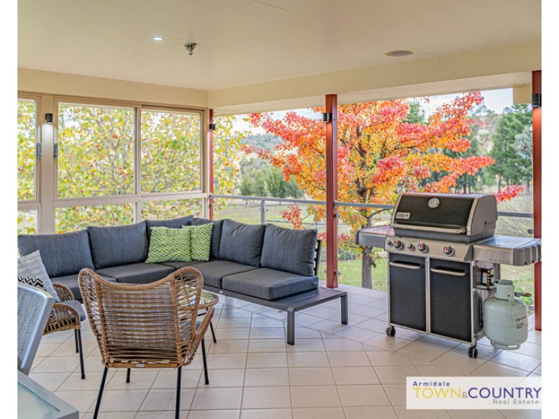 7 Highlands Road, Armidale NSW 2350