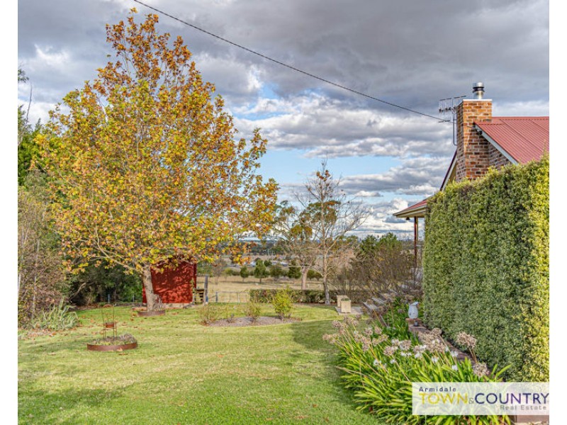7 Highlands Road, Armidale NSW 2350