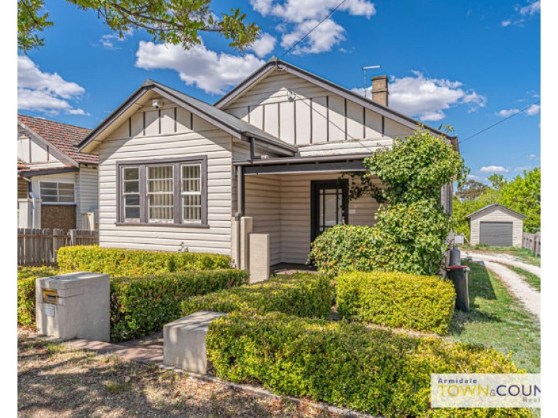 39 Marsh Street, Armidale NSW 2350