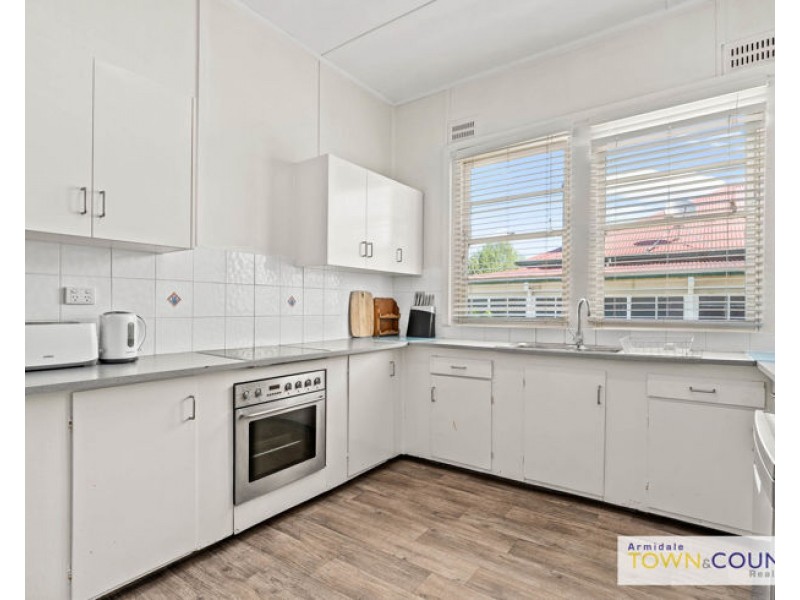 39 Marsh Street, Armidale NSW 2350