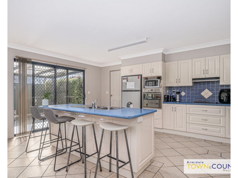 6 Grills Place, Armidale NSW 2350