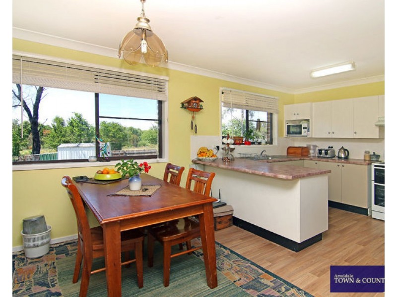 2 Howard Place, Armidale NSW 2350