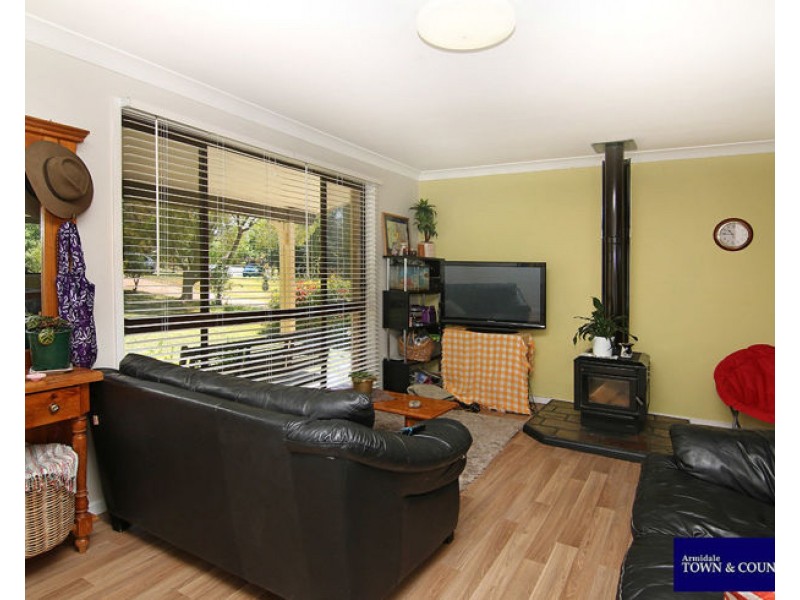 2 Howard Place, Armidale NSW 2350
