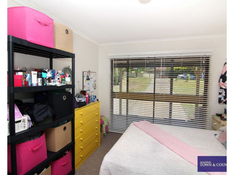 2 Howard Place, Armidale NSW 2350