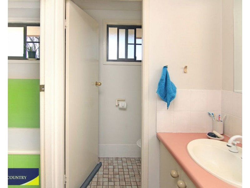 2 Howard Place, Armidale NSW 2350