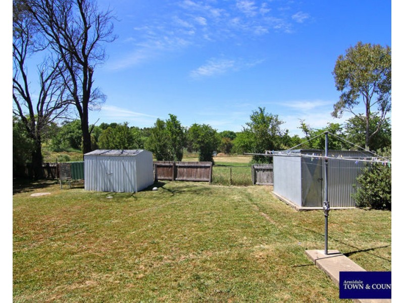 2 Howard Place, Armidale NSW 2350