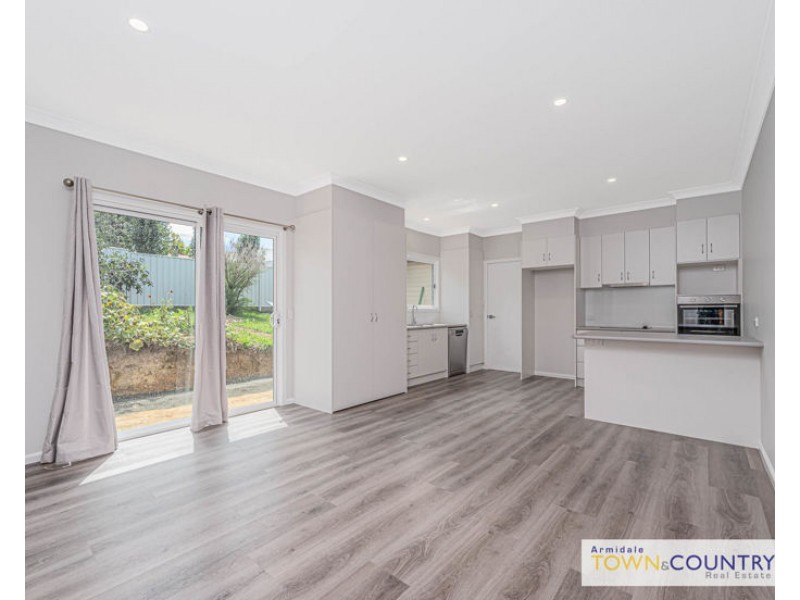 16B Marsh Street, Armidale NSW 2350