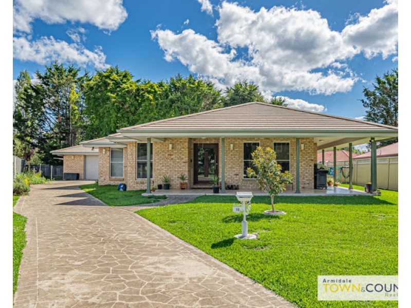 10 Rusden Court, Armidale NSW 2350