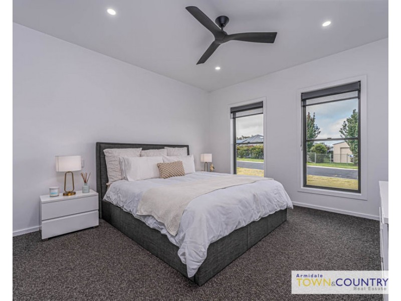 10 Peterson Drive, Armidale NSW 2350