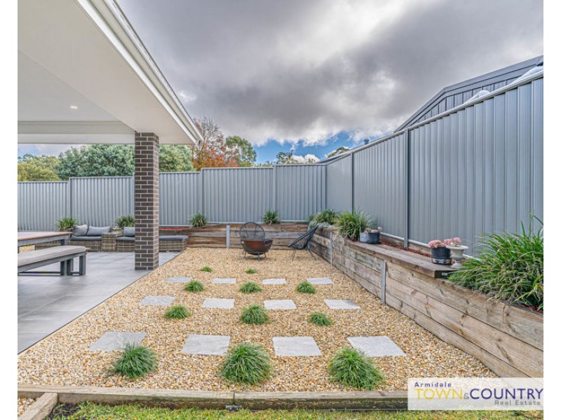 10 Peterson Drive, Armidale NSW 2350