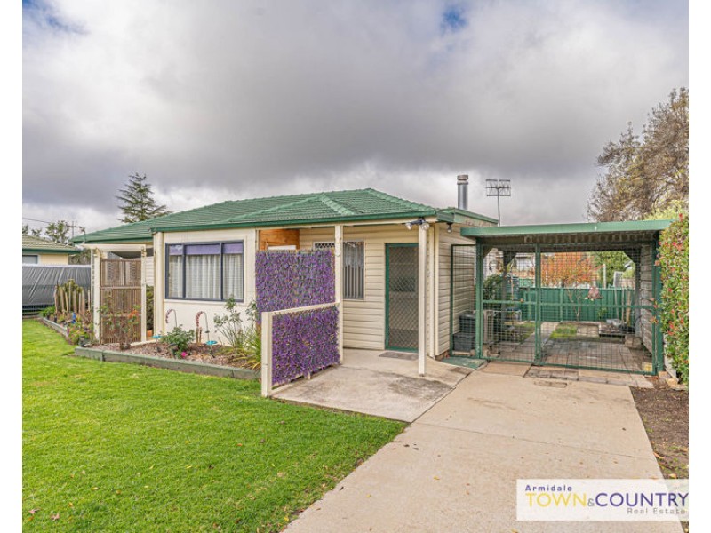 10 Helen Avenue, Armidale NSW 2350