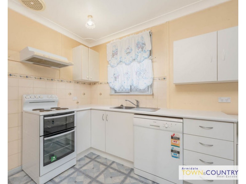 10 Helen Avenue, Armidale NSW 2350