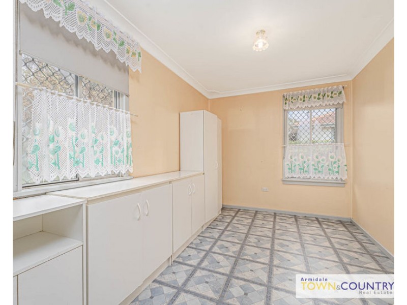 10 Helen Avenue, Armidale NSW 2350