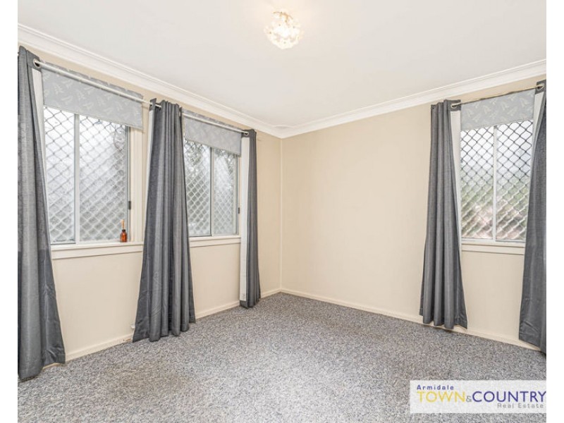 10 Helen Avenue, Armidale NSW 2350