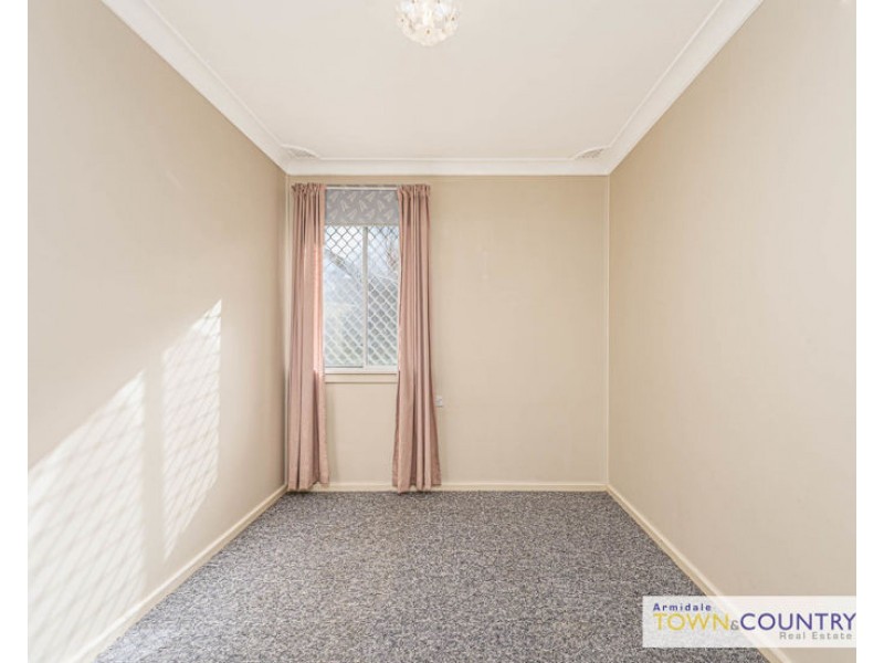 10 Helen Avenue, Armidale NSW 2350