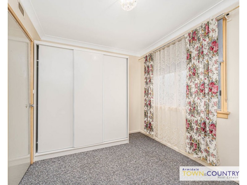 10 Helen Avenue, Armidale NSW 2350