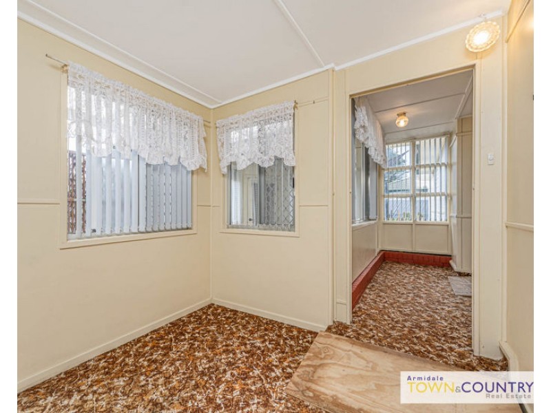 10 Helen Avenue, Armidale NSW 2350