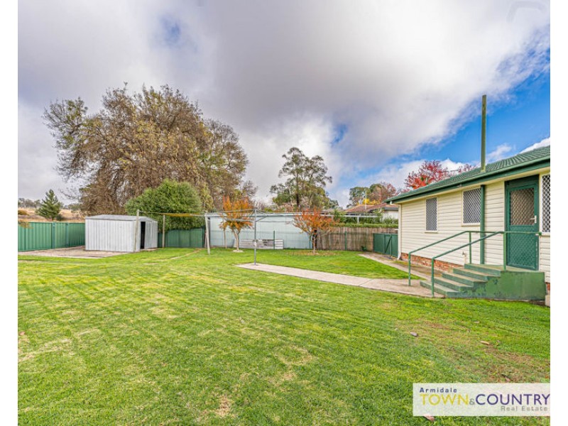 10 Helen Avenue, Armidale NSW 2350