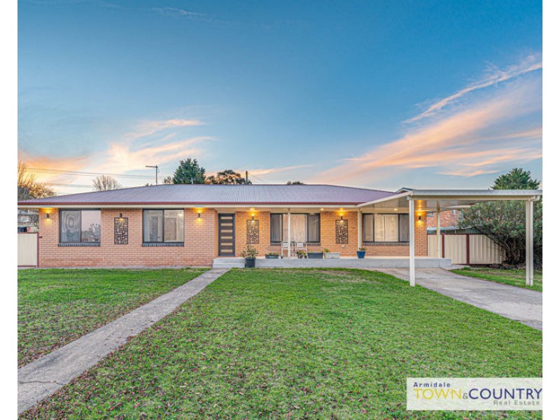 1 Howard Place, Armidale NSW 2350