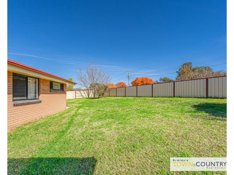 1 Howard Place, Armidale NSW 2350