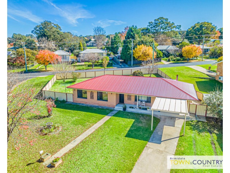 1 Howard Place, Armidale NSW 2350