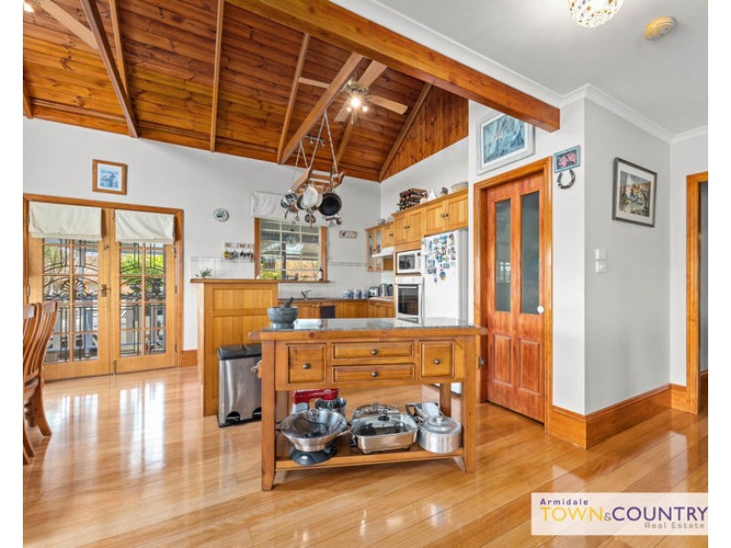 9 Wigan Avenue, Armidale NSW 2350