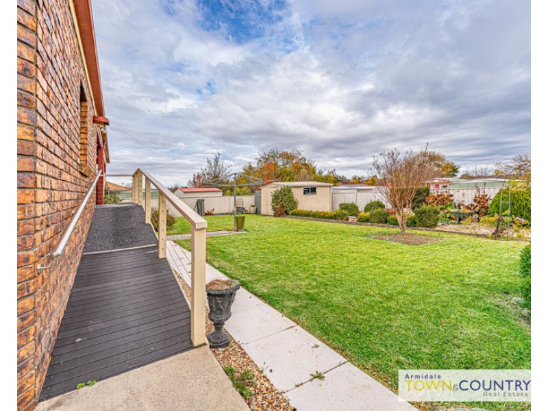 24 MacDonald Drive, Armidale NSW 2350