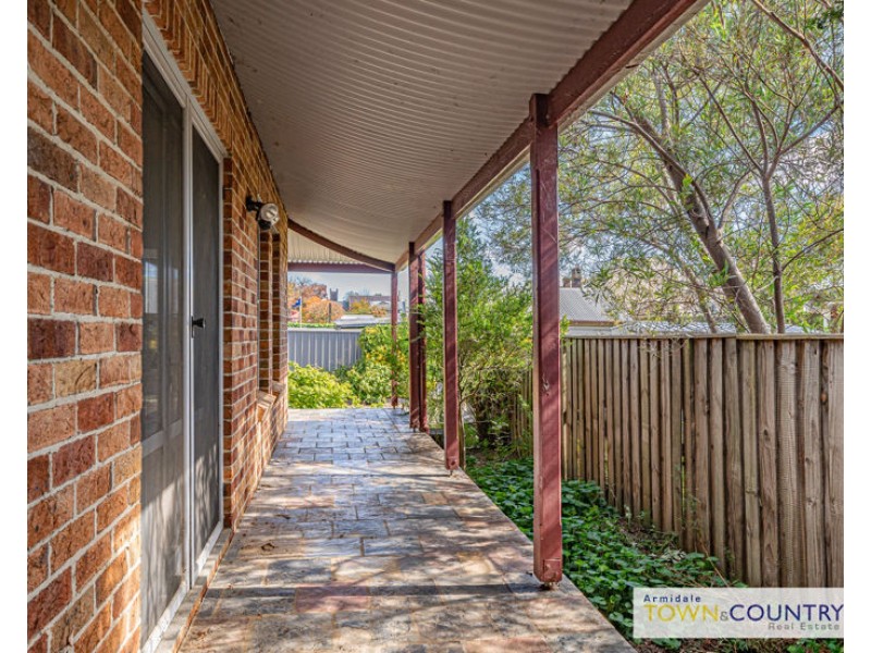 1/ 94a Rusden Street, Armidale NSW 2350