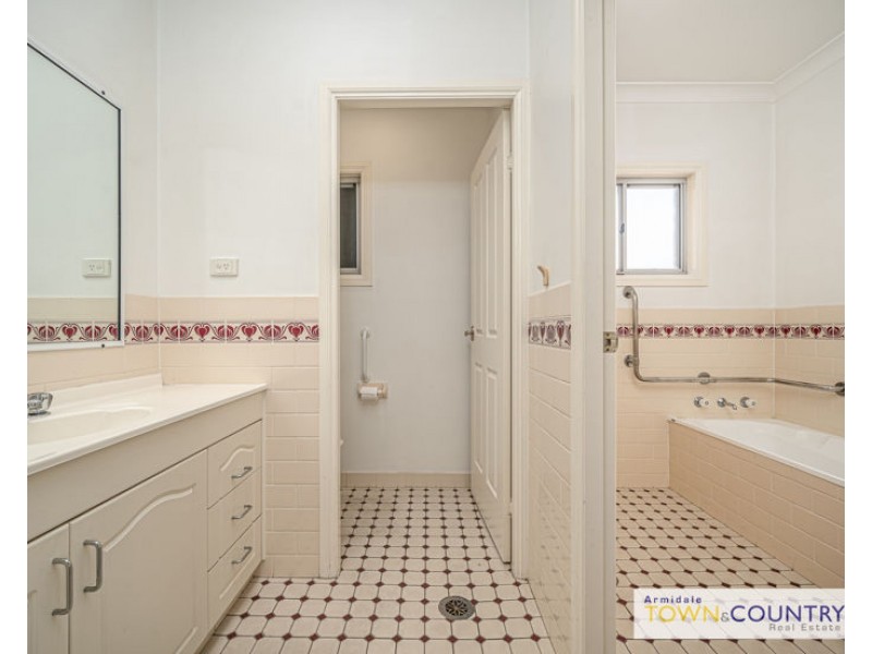 1/ 94a Rusden Street, Armidale NSW 2350