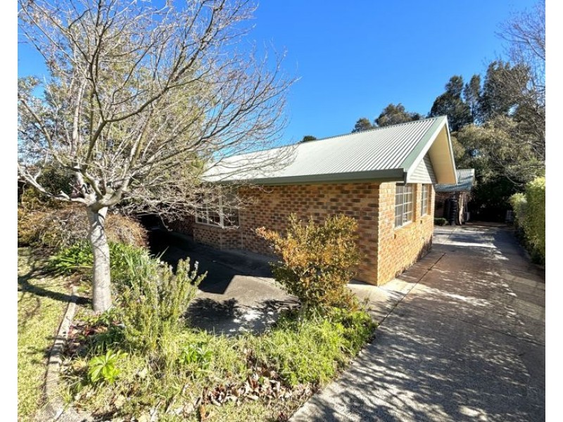 1/6 Nathanial Pidgeon Drive, Armidale NSW 2350