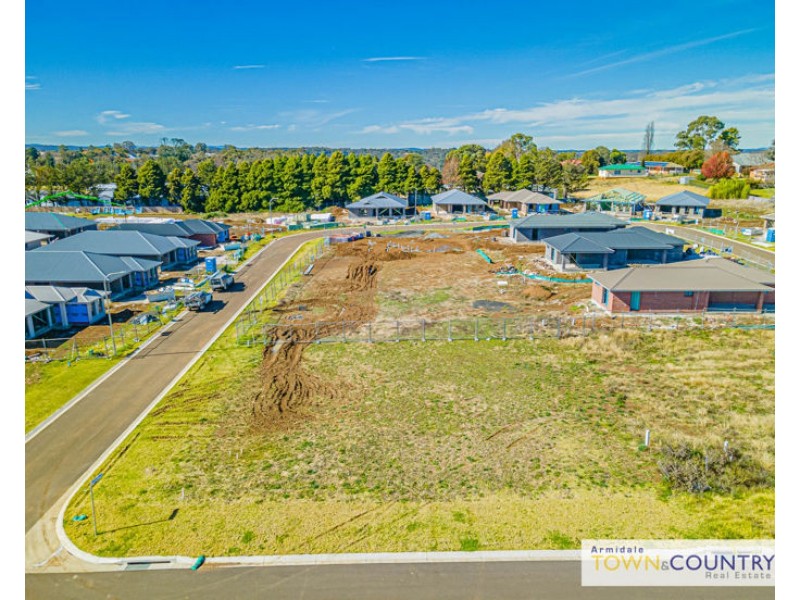 22 Frizell Crescent, Armidale NSW 2350