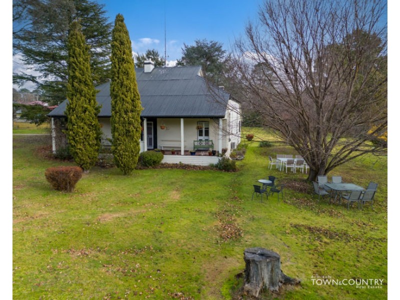 1 Rowan Avenue, Uralla NSW 2358
