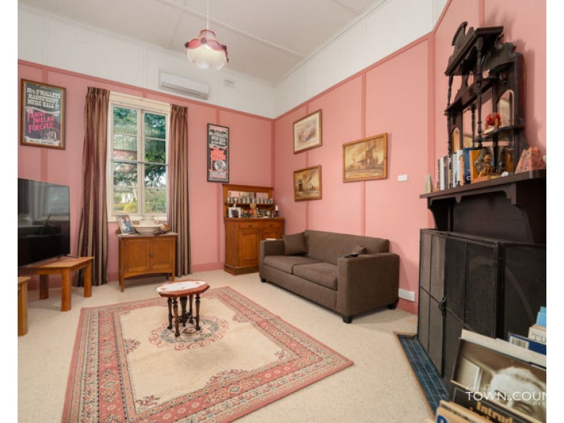 1 Rowan Avenue, Uralla NSW 2358