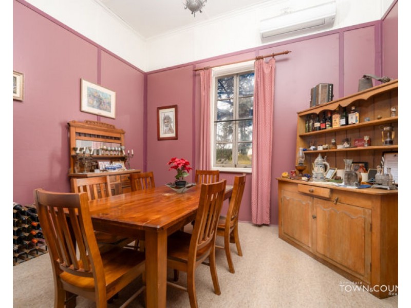 1 Rowan Avenue, Uralla NSW 2358