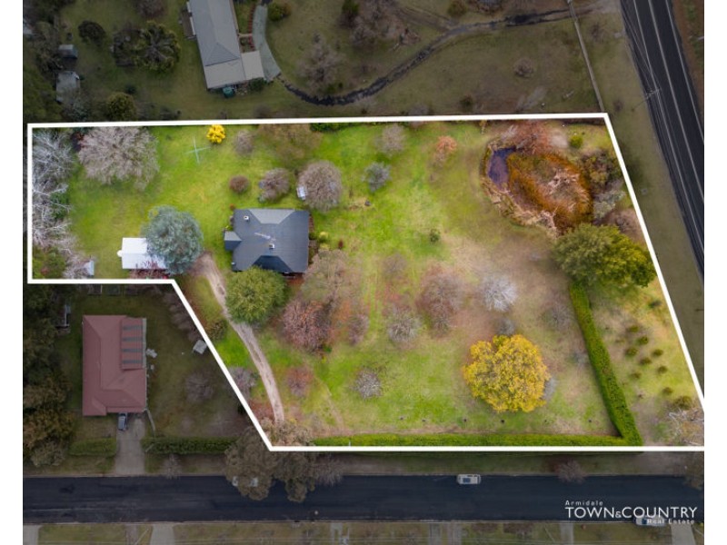 1 Rowan Avenue, Uralla NSW 2358