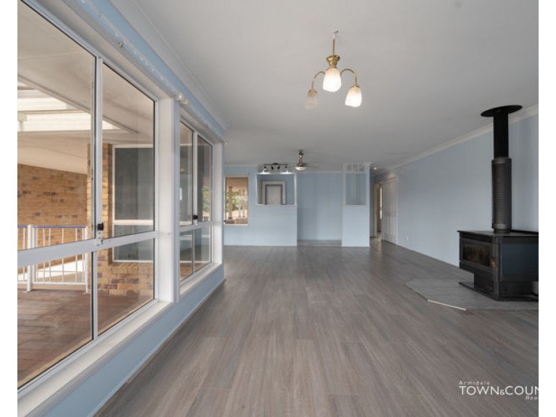 11 Glendower Close, Armidale NSW 2350