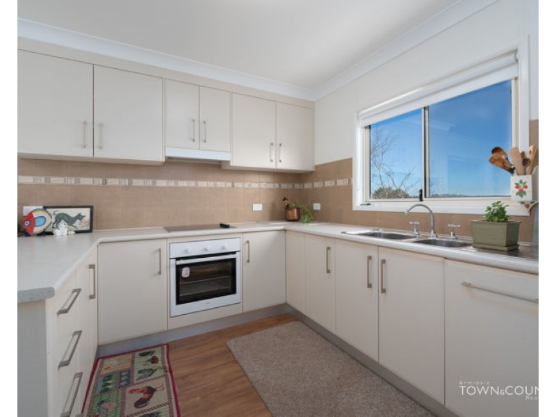 13 Birch Crescent, Armidale NSW 2350