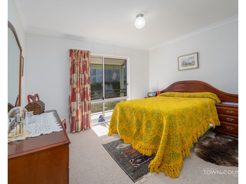 13 Birch Crescent, Armidale NSW 2350