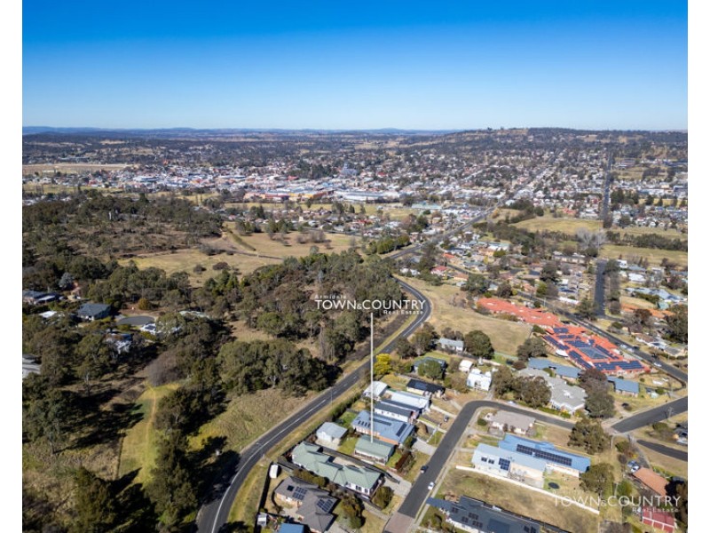 13 Birch Crescent, Armidale NSW 2350