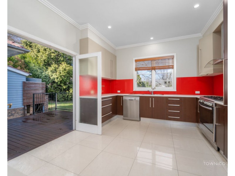 136 Barney Street, Armidale NSW 2350