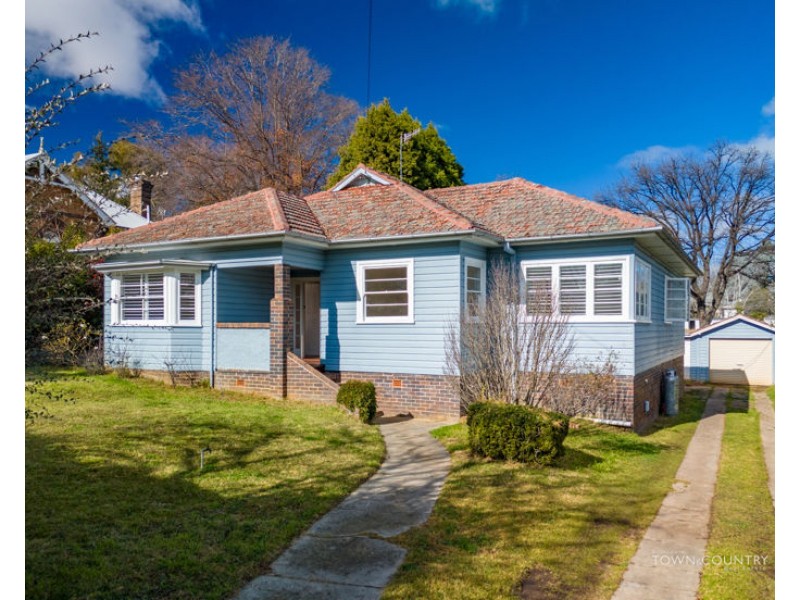 136 Barney Street, Armidale NSW 2350