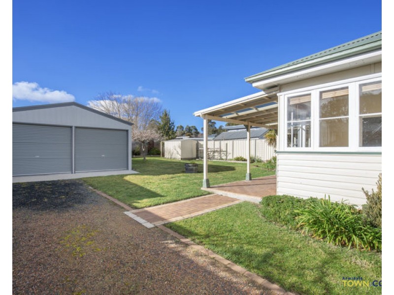 73 Douglas Street, Armidale NSW 2350