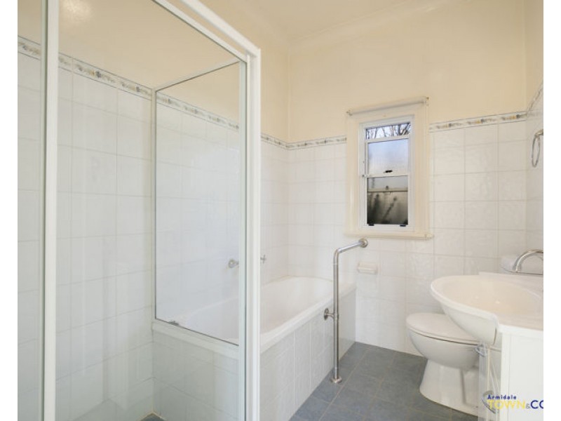73 Douglas Street, Armidale NSW 2350