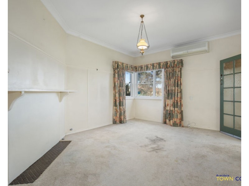 73 Douglas Street, Armidale NSW 2350