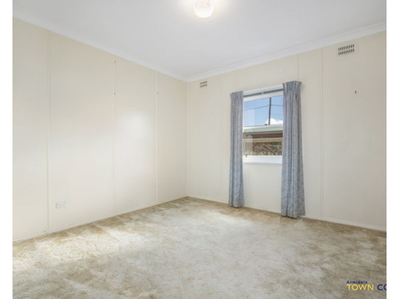 73 Douglas Street, Armidale NSW 2350