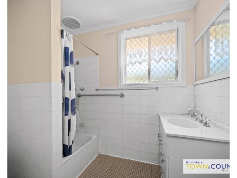 2/2 Sunset Avenue, Armidale NSW 2350