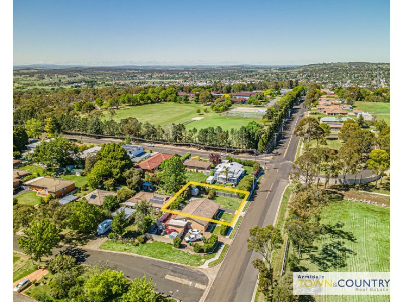 2/2 Sunset Avenue, Armidale NSW 2350