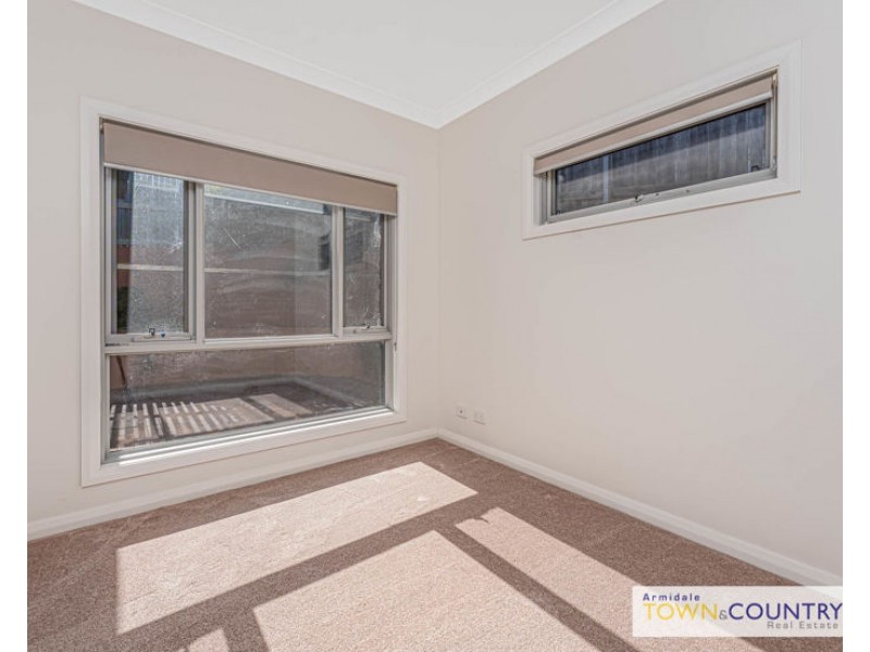 2/11 Birch Crecsent, Armidale NSW 2350