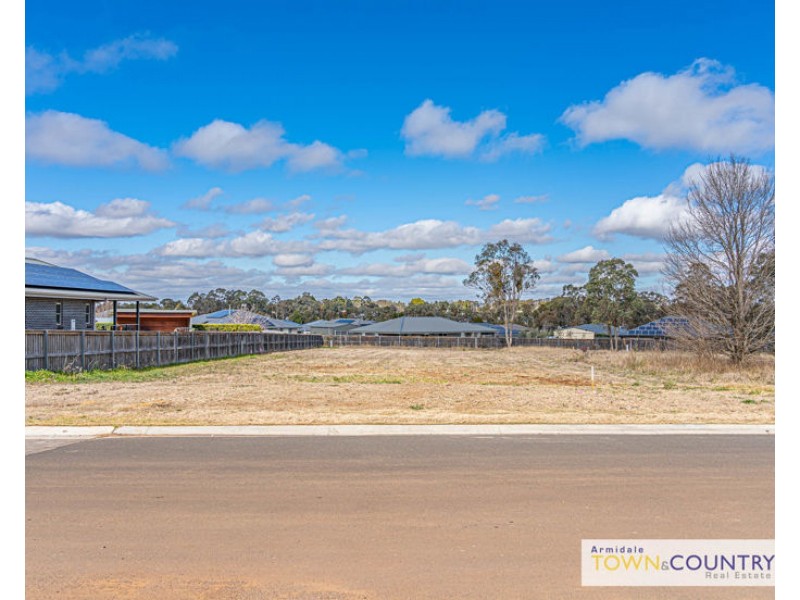 7 Campbell Parade, Armidale NSW 2350