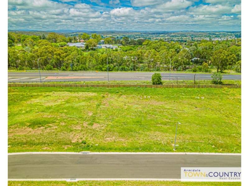 16 Colin Crescent, Armidale NSW 2350